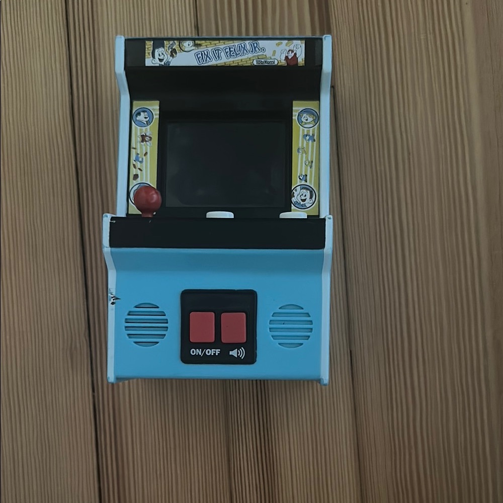 Fix It Felix Retro Blue Mini Arcade Game Console